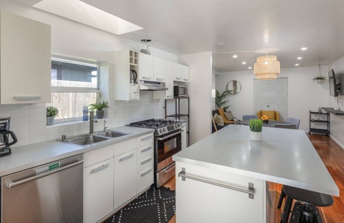 Logan Heights Apartamento | Home w Yard Right Outside of City!