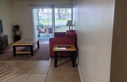 Eustis Apartamento | Home With a View Across from Lake Eustis and it's amazing sunsets.