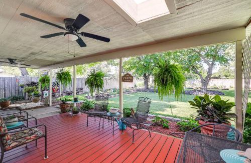 Euless Casa | Home with Backyard Oasis Less Than 7 Mi to ATandT Stadium!
