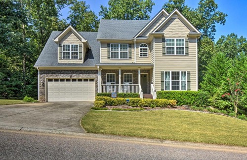 Dahlonega Casa | Home with Deck about 7 Mi to Downtown Dahlonega!