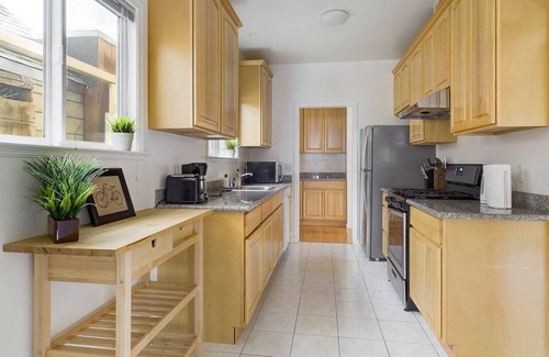Sunnyside Casa | Home with High Walkability