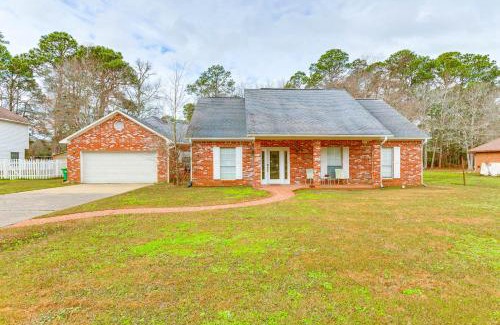 Ocean Springs Casa | Home with Large Yard and Pond On-Site 15 Mi to Biloxi