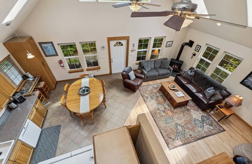 Manzanita Casa | Home with lots of character! Surrounded by trees, close to Nehalem Bay State Park and the beach.