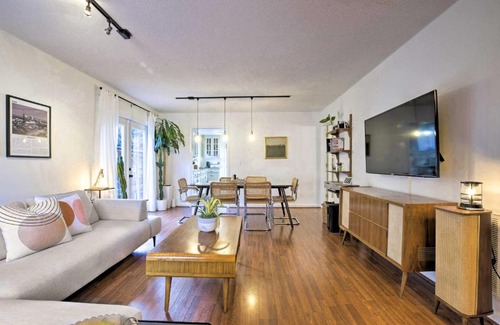 Downtown Casa | Home with Outdoor Oasis in Downtown Raleigh!