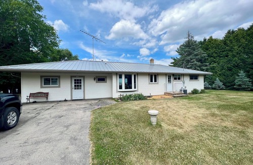 Winneconne Casa | Home with panoramic lake views of Lake Poygan