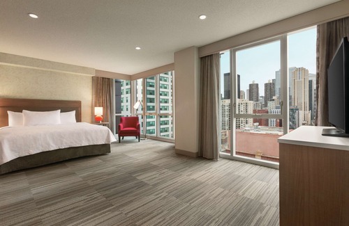 Near North Side Hotel | Home2 Suites by Hilton Chicago River North