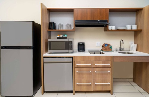Corona Hotel | Home2 Suites by Hilton Corona