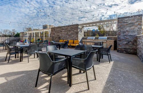 West Dallas Hotel | Home2 Suites By Hilton Dallas I-30 Cockrell Hill