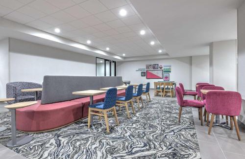 West Dallas Hotel | Home2 Suites By Hilton Dallas I-30 Cockrell Hill