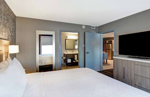 Southwest Edmonton Hotel | Home2 Suites by Hilton Edmonton South