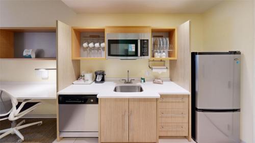 Tempe Hotel | Home2 Suites By Hilton Phoenix-Tempe University Research Park