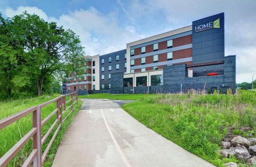 Rochester Hotel | Home2 Suites by Hilton Rochester Mayo Clinic Area