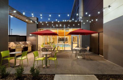 Jasper Place Hotel | Home2 Suites by Hilton West Edmonton