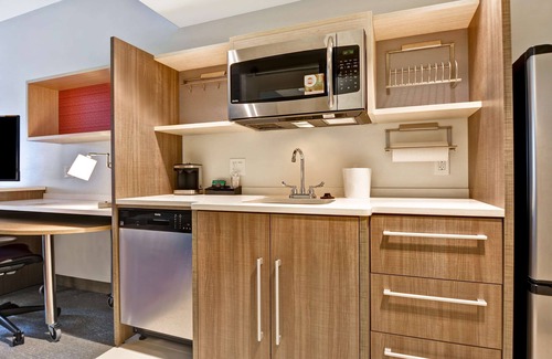Naples Hotel | Home2 Suites Naples I-75 Pine Ridge Road, FL