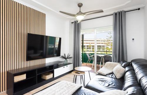 Los Cristianos Apartamento | Home2Book Beachside Los Cristianos Apt & Pool