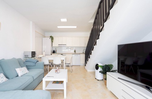 Puerto de Guimar Apartamento | Home2Book Design Duplex Puertito de Güímar, Pool