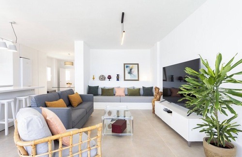 Candelaria Chalet De Esquí | Home2Book Stunning Sea Views House, Private Pool