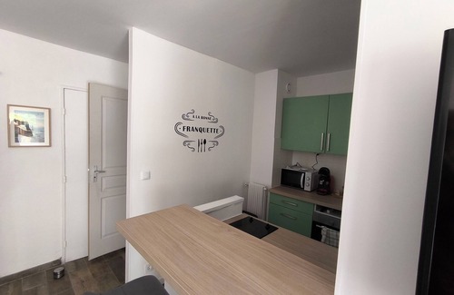 Vallauris Apartamento | Home2Sea - Studio Cabin, Pool, Garden, 2 Adults + 3 Children