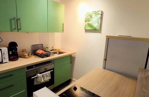 Vallauris Apartamento | Home2Sea - Studio Cabin, Pool, Garden, 2 Adults + 3 Children