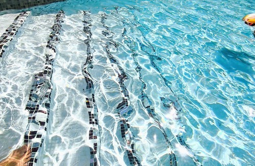 Vallauris Apartamento | Home2Sea - Studio Cabin, Pool, Garden, 2 Adults + 3 Children