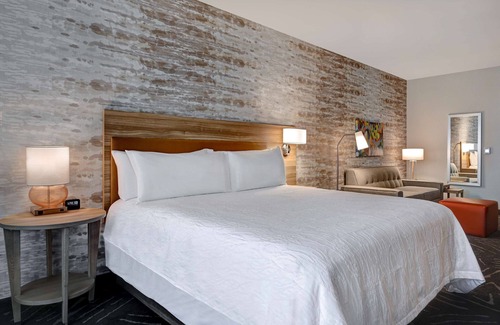 Anaheim Resort Hotel | Home2Suites by Hilton Anaheim Resort