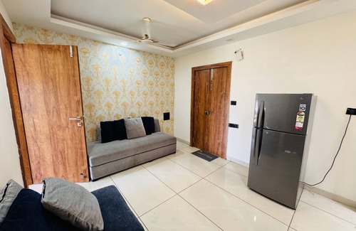 Indore Apartamento | HomeEscape Luxe 2BHK Penthouse Near LIG