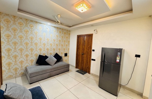 Indore Apartamento | HomeEscape Luxe 2BHK Penthouse Near LIG