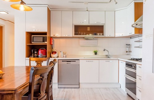 Okpo-dong Condominio | Homefourest Resort Geoje