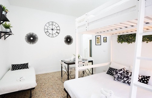Zona Padova Apartamento | HomeHotel - Anacreon 7