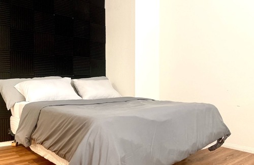 Fontana Casa | Homeinn - Private Guest House w/King Bed