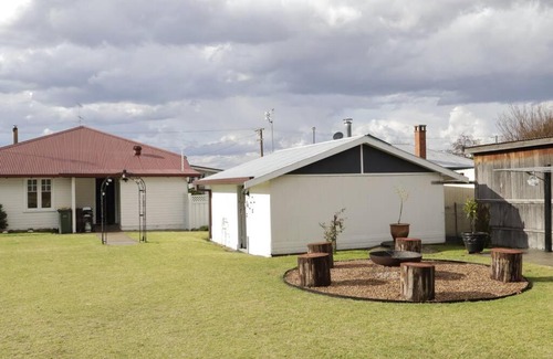 Tenterfield Casa | Homely 2-Bed Cottage Near Tenterfield Centre