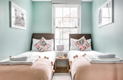 Runnymede Apartamento | Homely 2 beds apt up to 5 Guests-Wifi by Tent Serviced Apartments