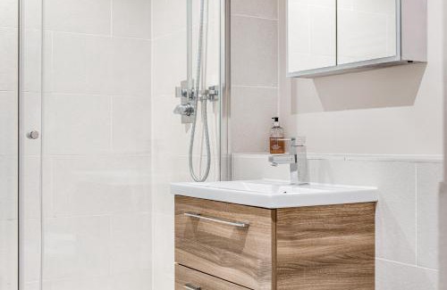 Runnymede Apartamento | Homely 2 beds apt up to 5 Guests-Wifi by Tent Serviced Apartments