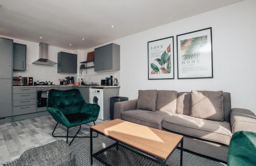 Tipton Apartamento | HOMELY 3BD TOWNHOUSE w 2WCs 15MINS TO BHAM &WOLV
