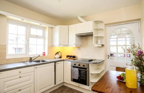 Tudweiliog Casa | Homely, 4-bed House Close to Stunning Beach