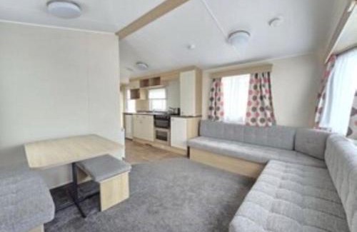Louth Casa | Homely 4 Berth Caravan For Hire In Lincolnshire At Sunnydale, Ref 35122S