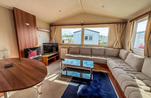 Louth Otro | Homely 8 Berth Caravan At Sunnydale In Lincolnshire Ref 35069S