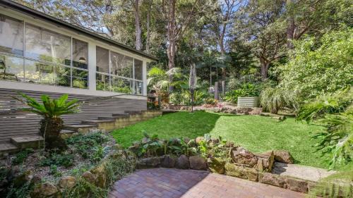 Copacabana Casa | Homely Beach Retreat Three Living Areas, Table Tennis Table Accom Holidays