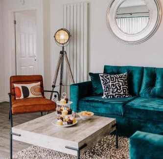 Harborne Casa | Homely, City close by, Fast WiFi Contractors Family, Garden