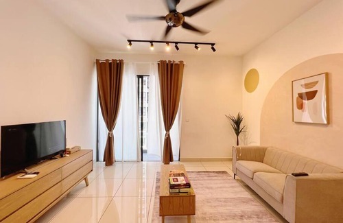 Sungai Buloh Apartamento | Homely D'Sara @ Direct Link with MRT, Near Thomson Hospital & Sungai Buloh Hospital