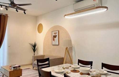 Sungai Buloh Apartamento | Homely D'Sara @ Direct Link with MRT, Near Thomson Hospital & Sungai Buloh Hospital