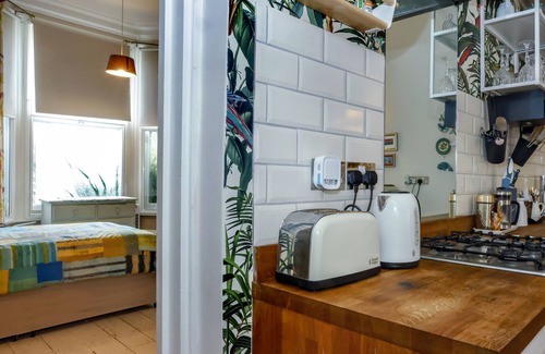 Deal Apartamento | Homely garden flat in Deal centre near beach