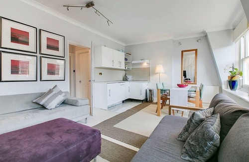 Redcliffe Apartamento | ¡Tan central! Muy luminoso con vistas abiertas.