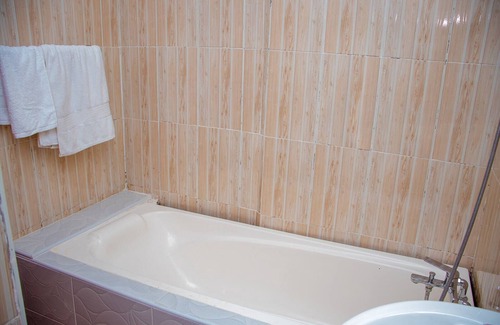 Bungoma Cama Y Desayuno | Homely, Lovely and spacious 3-bedroom bed & breakfast in Bungoma