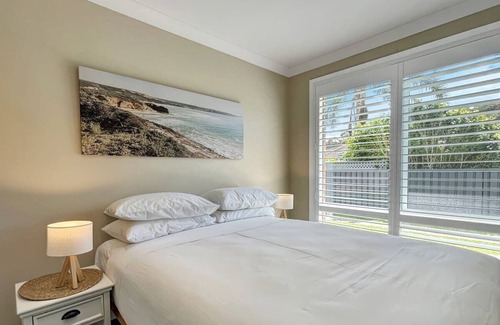 Maloneys Beach Apartamento | Homely Maloneys Beach 3-Bed with Large Backyard