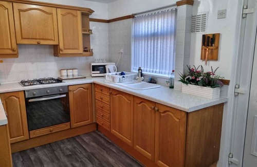 Leeds Casa | Homely space - walking distance to city centre w/ free parking & Netflix