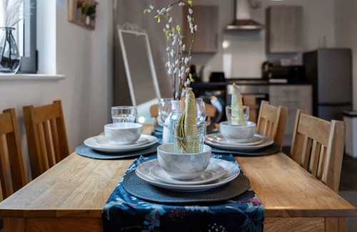 George Green Apartamento | Homely Spacious 2 Bed 2 Bath Residence