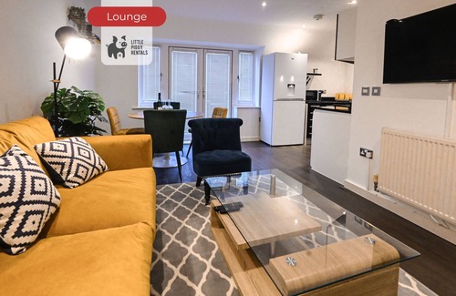 Cranfield Apartamento | Homely & Spacious Flat w/Balcony & Fast Wi-Fi