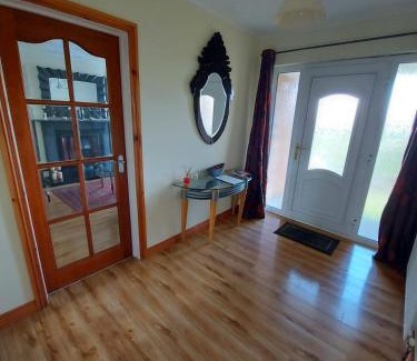 Articlave Casa | HOMELY YELLOW BUNGALOW -Articlave-near Castlerock