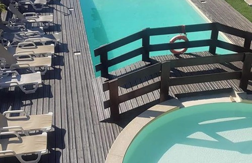 Branca Chalet De Esquí | Homerez - Welcoming Chalet in Branca - Shared Pool